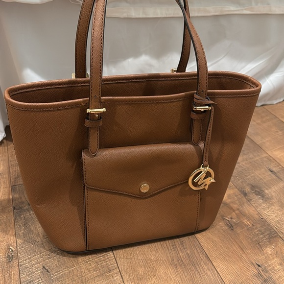 Michael Kors Mini Jet Set Medium Tote - Picture 2 of 8